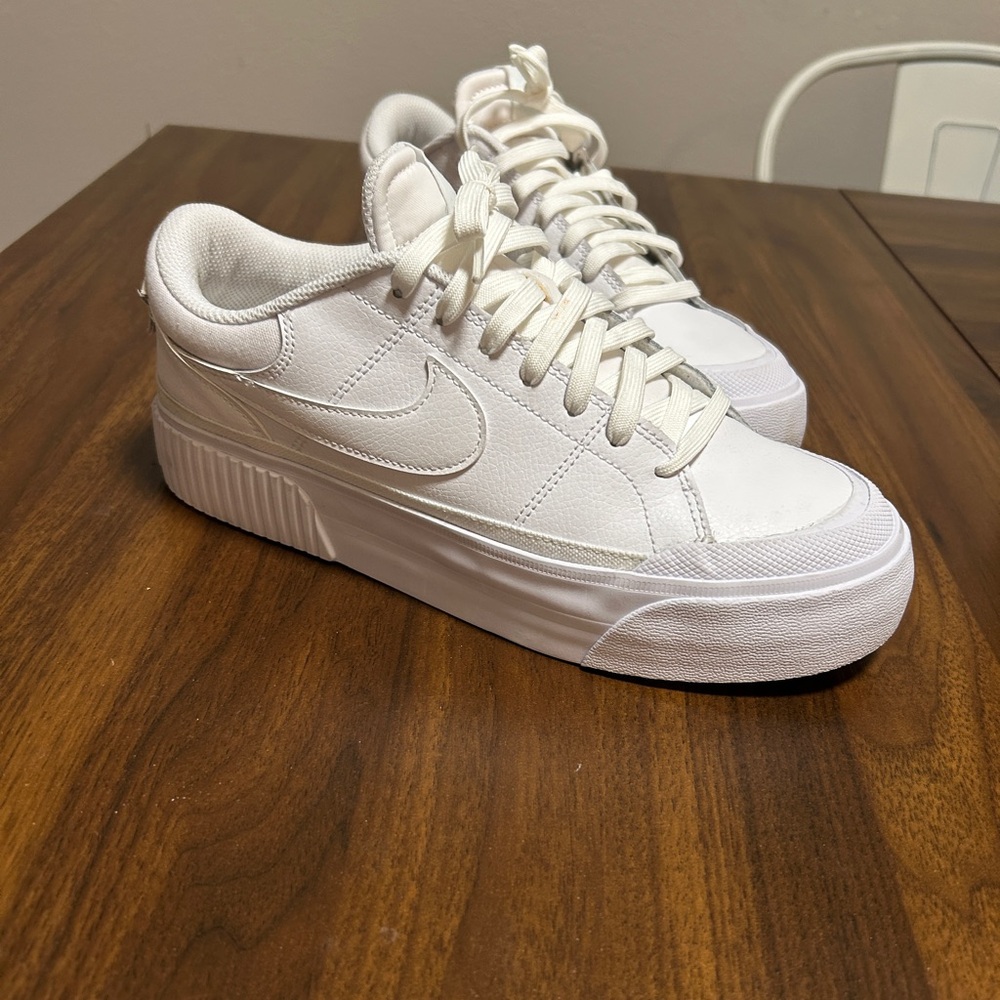 Nike Court Legacy Lift Sneakers
